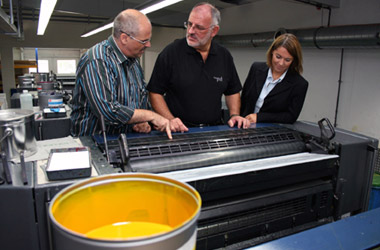 Foto 2 Aktion des BdS: Werner Pfisterer MdL bei ColorDruck Leimen