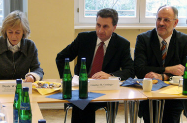 Foto 1 - Besuch MP Oettinger Akademie für Ältere HD am 6.2.2006
