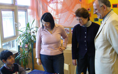 Foto Staatssekretärin Johanny Lichy und Werner Pfisterer MdB besuchten den Kindergarten Hüttenbühl