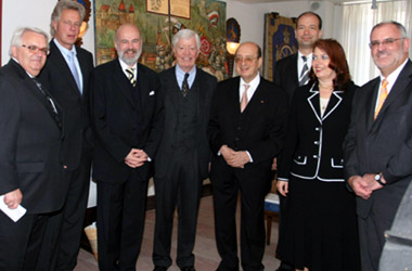 Foto4 Auszeichnung von Hanns-Peter Eger mit der Goldenen Ehrennadel des Deutschen Kraftfahrzeuggewerbes