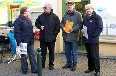 Foto3: Infostand der CDU Rohrbach mit Werner Pfisterer MdL