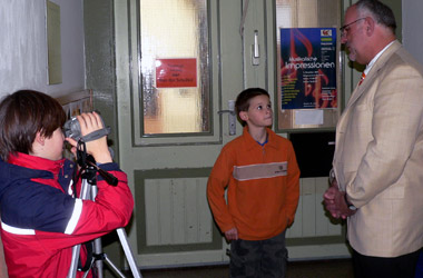 Foto2: Werner Pfisterer MdL: Vorlesen in der Kurpfalzschule, Heidelberg-Wieblingen