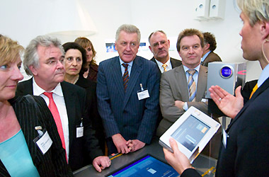 Foto Werner Pfisterer MdL gemeinsam mit Wirtschaftsminister Ernst Pfister auf der CeBIT 2008