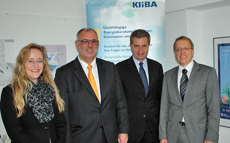Auf dem Foto: Dr. Nicole Marmé. Werner Pfisterer MdL, EU-Kommissar Günther H. Oettinger und Dr. Klaus Keßler (KliBA)