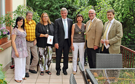 Foto: Gemeinsamer Informationsbesuch des Landtagsabgeordneten Karl Klein und der beiden Heidelberger CDU-Stadträte Werner Pfisterer und Martin Ehrbar bei der Aidshilfe Heidelberg - Foto: Busse