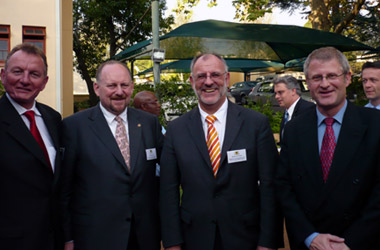 Foto2: Werner Pfisterer MdL mit Staatssekretär Drautz und einer baden-württembergischen Wirtschaftsdelegation in Südafrika