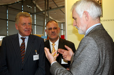 Foto Werner Pfisterer MdL gemeinsam mit Wirtschaftsminister Ernst Pfister auf der CeBIT 2008