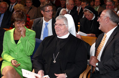 Foto Tag der offenen Tür im St. Josefskrankenhaus - Teilnahme von Ministerin Dr. Monika Stolz und Werner Pfisterer MdL - Vorstellung des vierstöckigen Ergänzungsneubaus