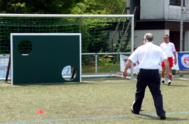 Foto: Jeder Schuss ein Treffer: Torwandschießen bei der FT Kirchheim