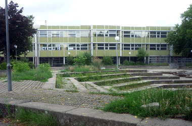 Missstände im Außenbereich der Internationalen Gesamtschule im Hasenleiser / Schreiben von Pfisterer MdL am 9.8.2010