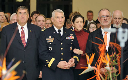 Großer Zapfenstreich in Heidelberg für General Carter F. Ham